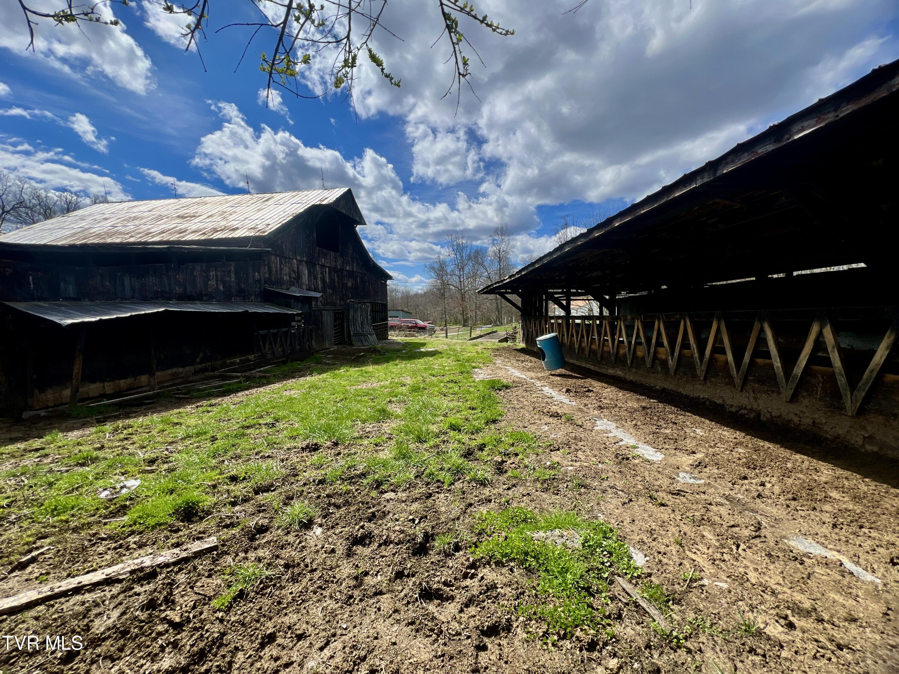 93 Fall Branch Fall Branch, TN 37656 - Photo 7 of 73 _Pic7 (23)