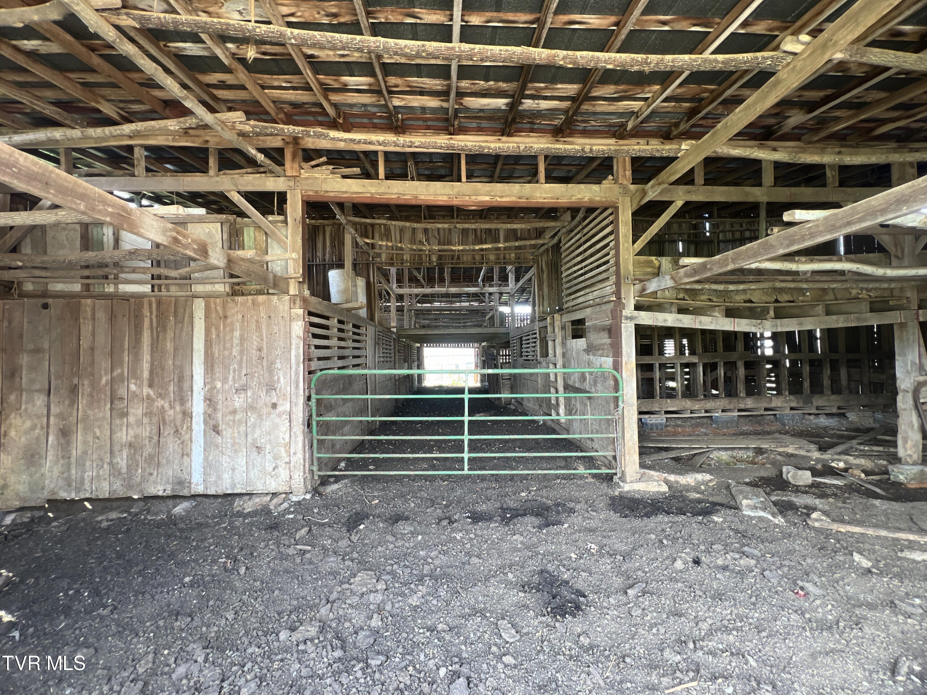 93 Fall Branch Fall Branch, TN 37656 - Photo 10 of 73 _Pic10 (20)