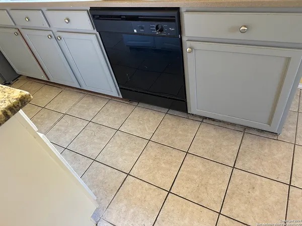 a view of a utility room