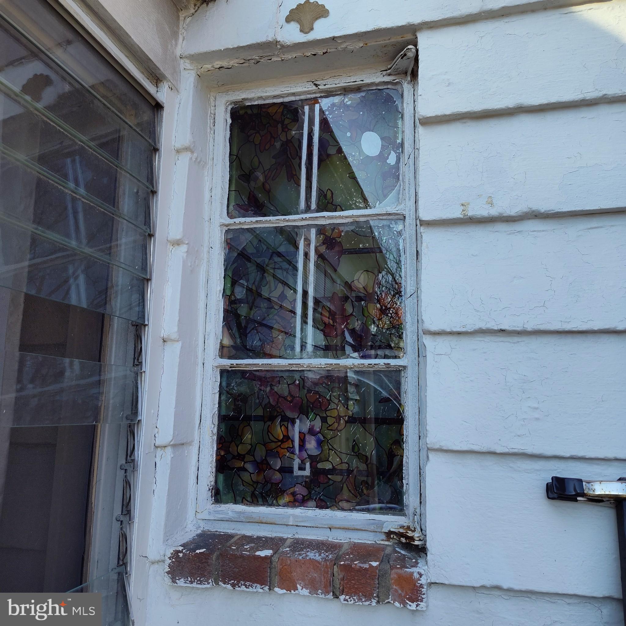 5908 Auth Road Suitland, MD 20746 - Photo 10 of 14 Side window