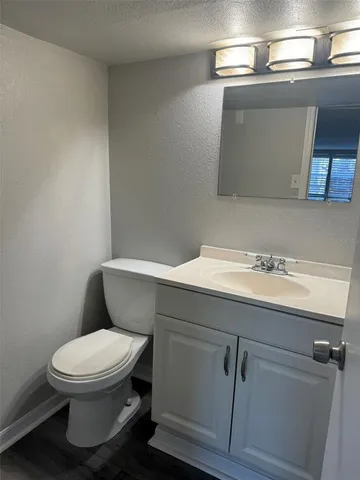 $699,900 | 3105 South Crystal Lake Drive, Orlando, FL 32806