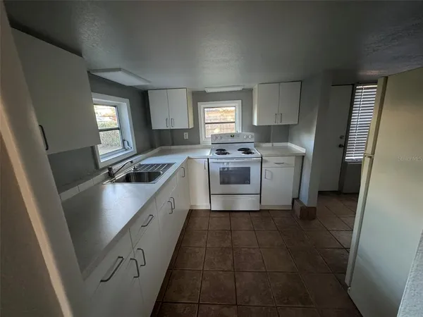 $699,900 | 3105 South Crystal Lake Drive, Orlando, FL 32806