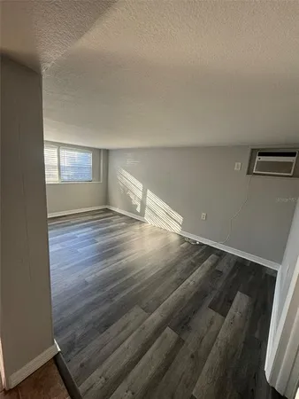 $699,900 | 3105 South Crystal Lake Drive, Orlando, FL 32806