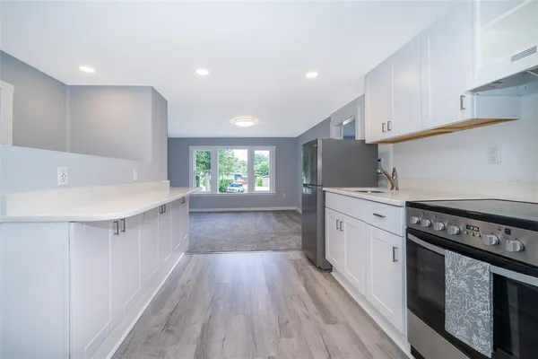 $699,900 | 3105 South Crystal Lake Drive, Orlando, FL 32806