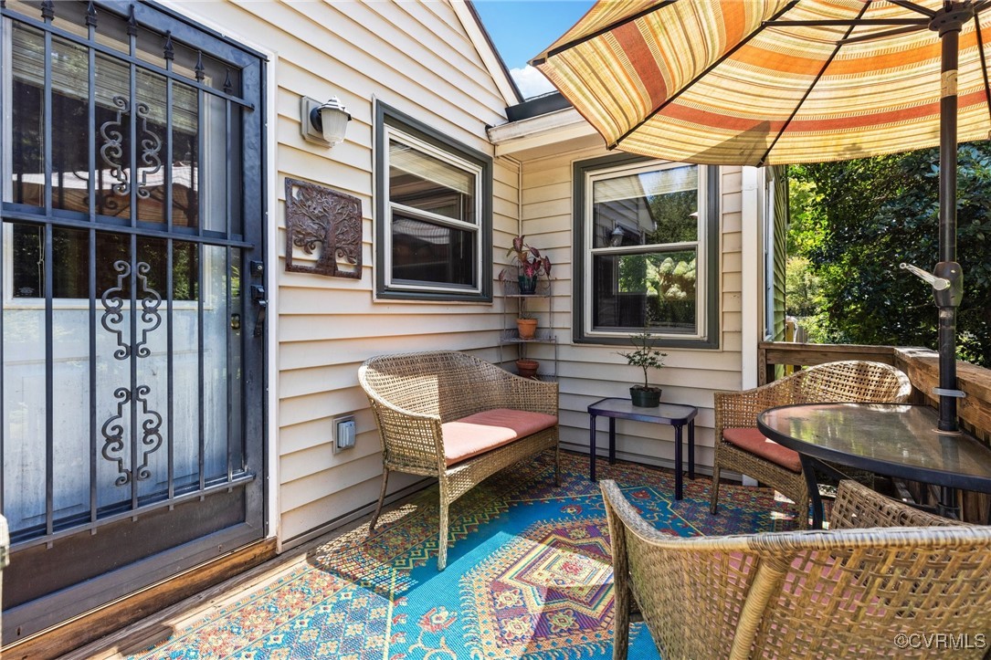 126 Beverly Road Ashland, VA 23005 - Photo 28 of 30 a house view with a seating space