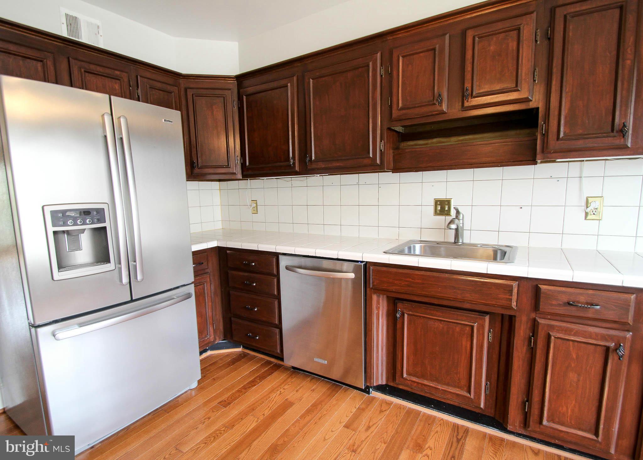 6413 Wainfleet Court Springfield, VA 22152 - Photo 20 of 30 Kitchen