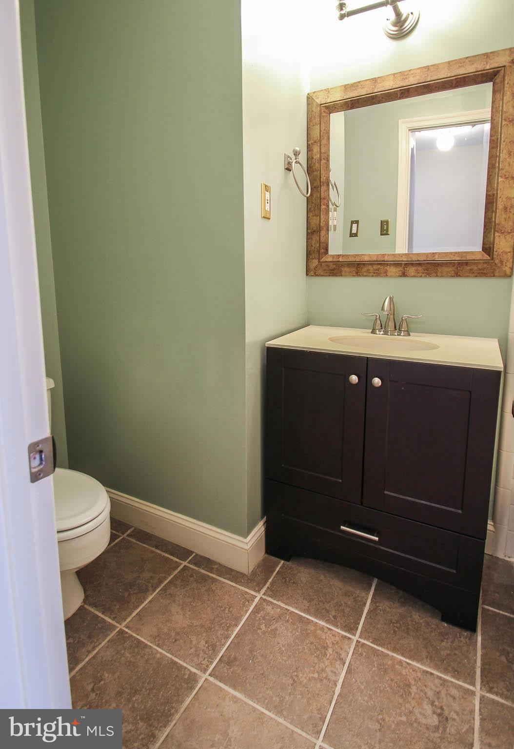 6413 Wainfleet Court Springfield, VA 22152 - Photo 27 of 30 Bath