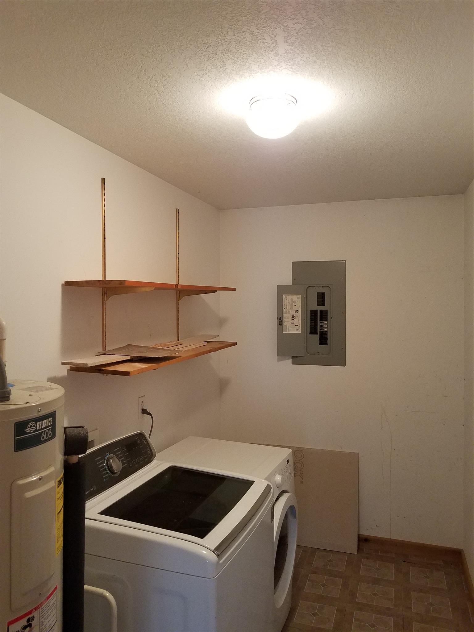 1082 Glendale Road White Bluff, TN 37187 - Photo 11 of 19 Large Laundry Room