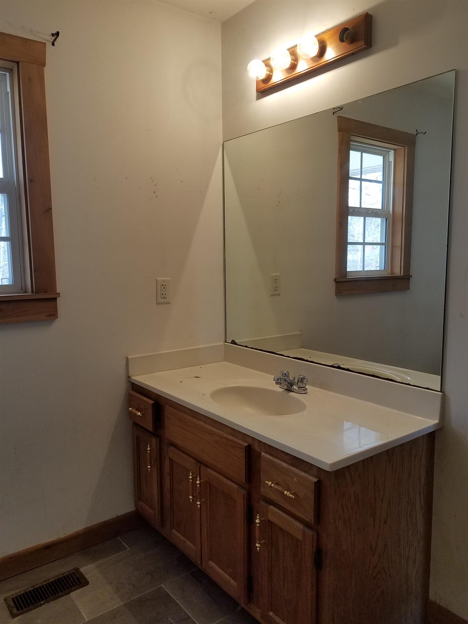 1082 Glendale Road White Bluff, TN 37187 - Photo 9 of 19 Bathroom 1
