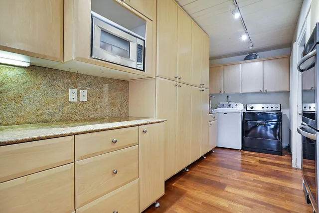 $5,000 | 1901 North Riverside Drive, Pompano Beach, FL 33062