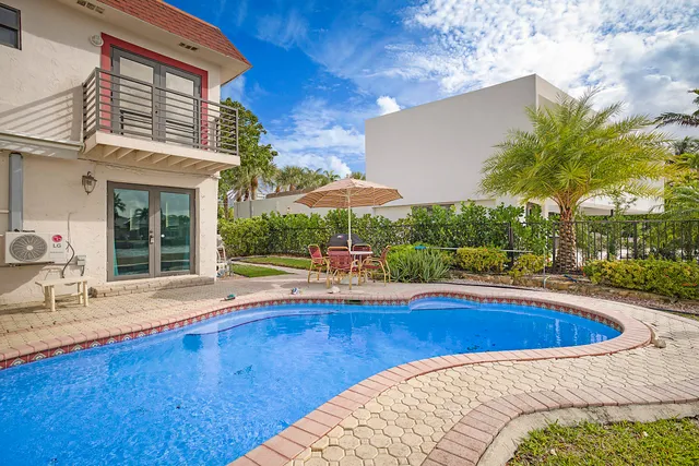 $5,000 | 1901 North Riverside Drive, Pompano Beach, FL 33062