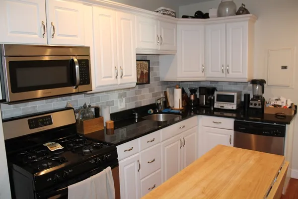 $3,350 | 200 I Street, Unit 2, Boston, MA 02127