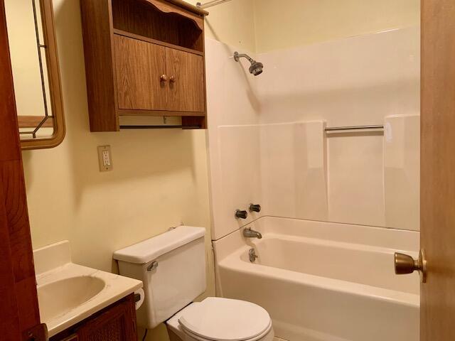 6256 West Dewey Road Ludington, MI 49431 - Photo 12 of 26 Full Bath