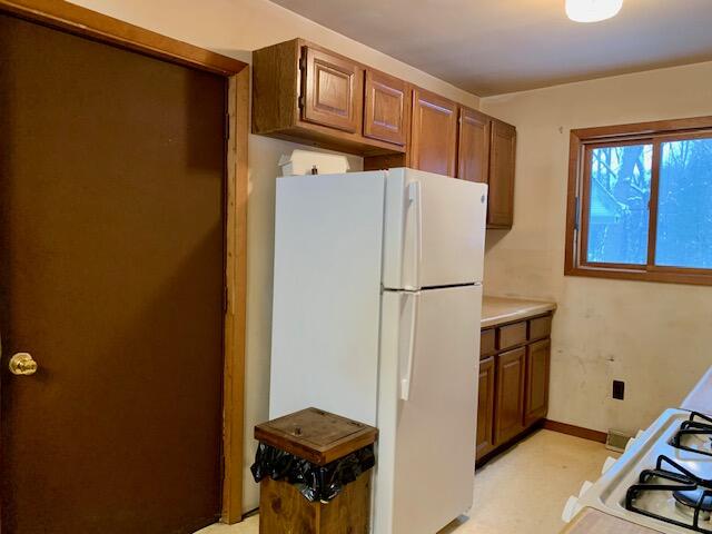 6256 West Dewey Road Ludington, MI 49431 - Photo 8 of 26 Kitchen