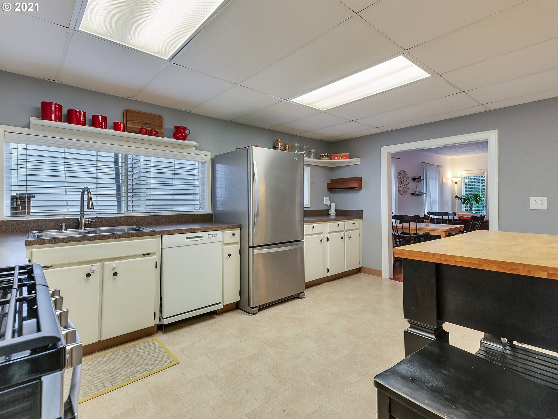 1505 Southwest Spring Garden Street Portland, OR 97219 - Photo 12 of 32 Gallery Image 12