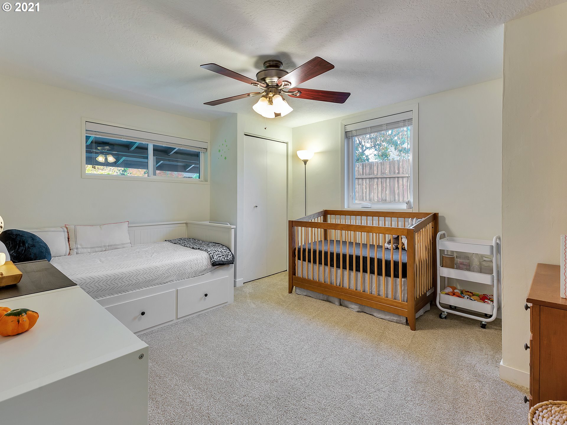 1505 Southwest Spring Garden Street Portland, OR 97219 - Photo 14 of 32 Gallery Image 14