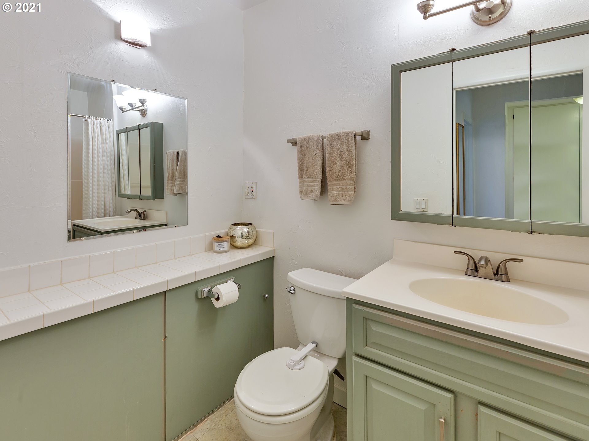 1505 Southwest Spring Garden Street Portland, OR 97219 - Photo 19 of 32 Gallery Image 19