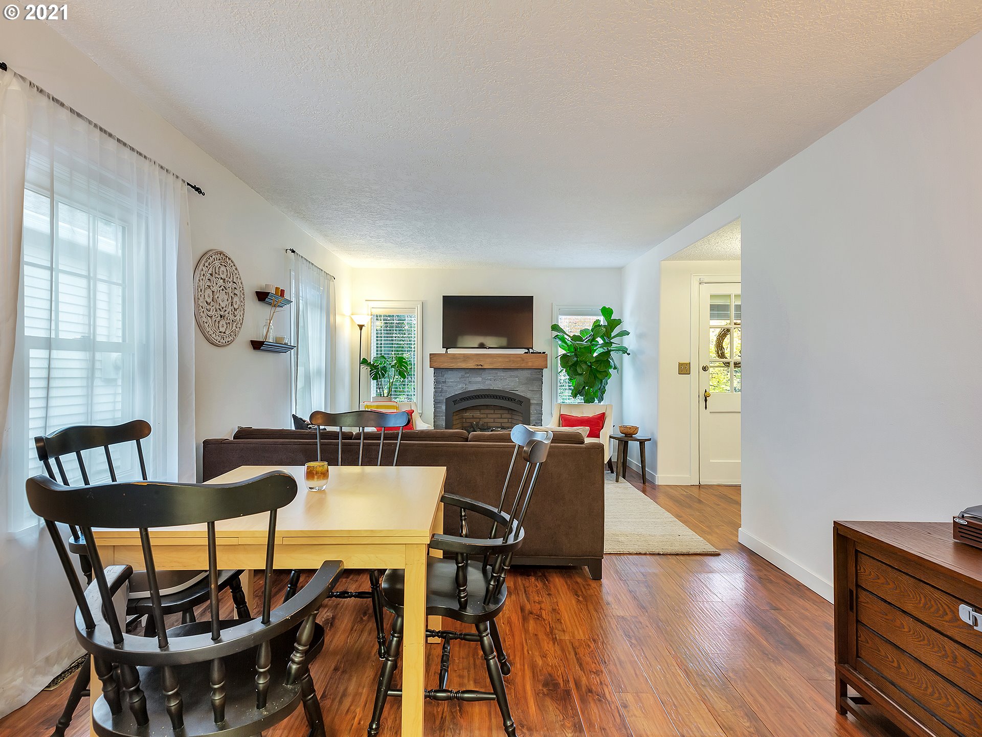 1505 Southwest Spring Garden Street Portland, OR 97219 - Photo 8 of 32 Gallery Image 8