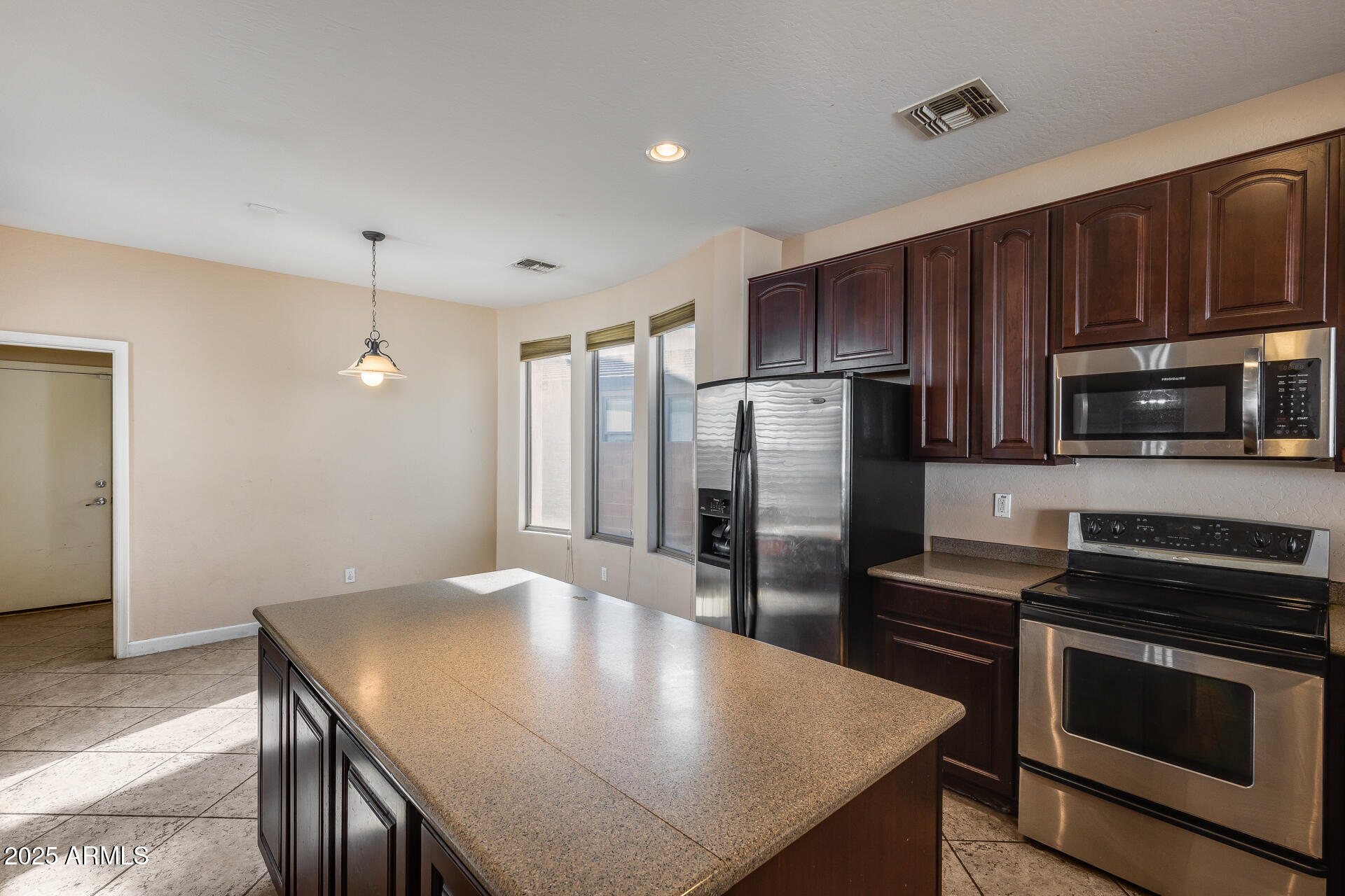 7720 South 22nd Lane Phoenix, AZ 85041 - Photo 4 of 82