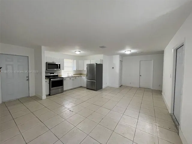 $2,800 | 1842 Madison Street, Unit 1, Hollywood, FL 33020