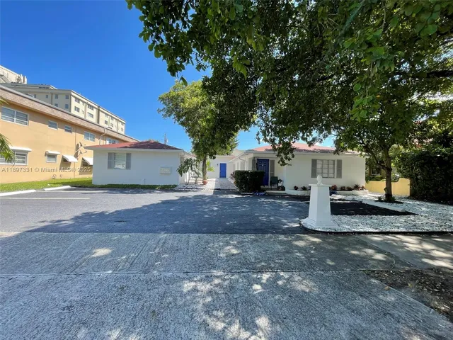 $2,800 | 1842 Madison Street, Unit 1, Hollywood, FL 33020