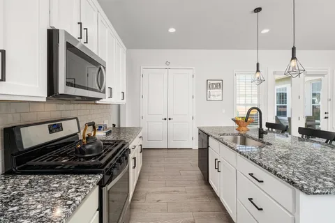 $520,000 | 7912 Catbird Lane, Austin, TX 78744