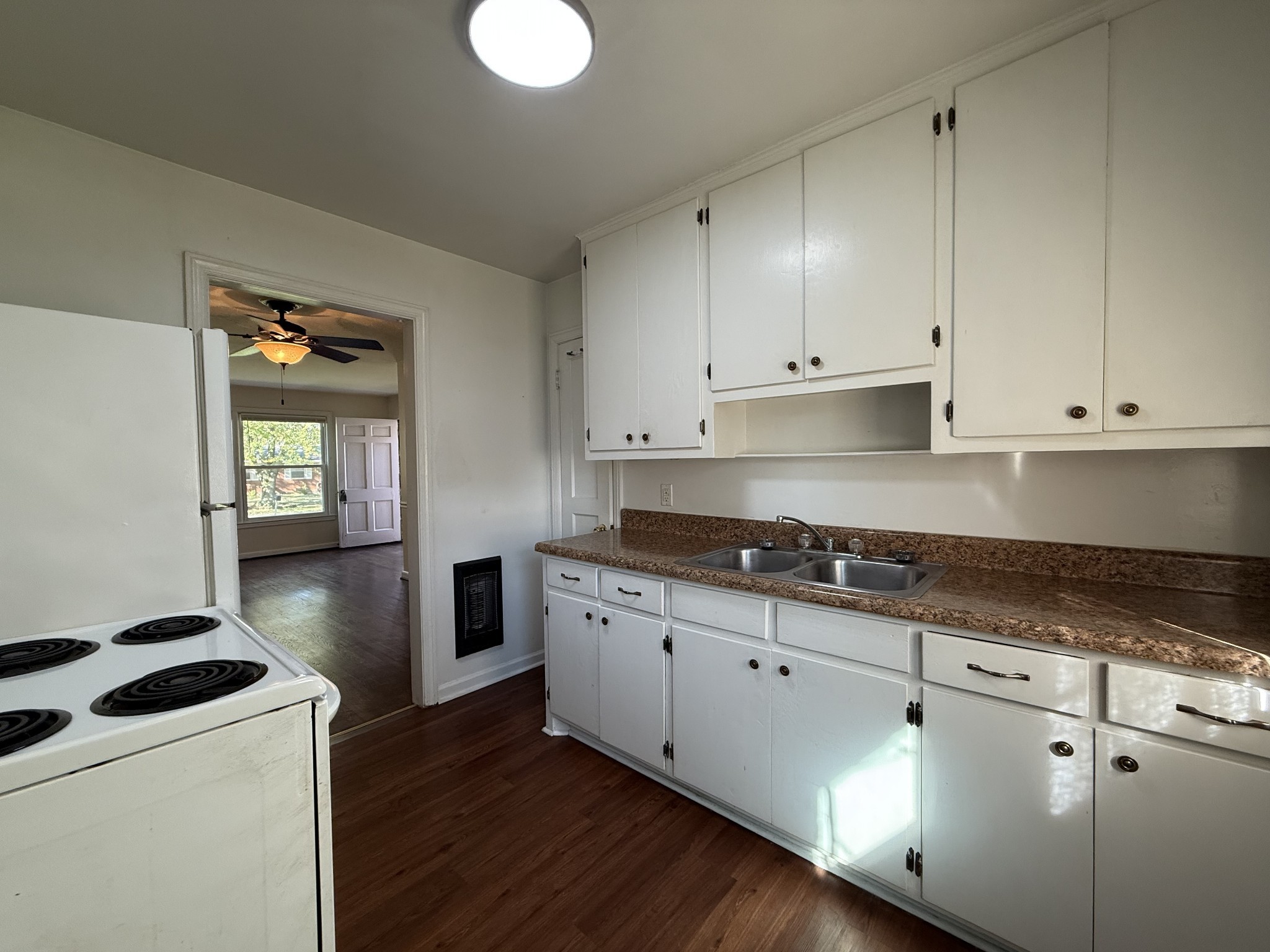 742 Ridgelawn Place Tullahoma, TN 37388 - Photo 11 of 23