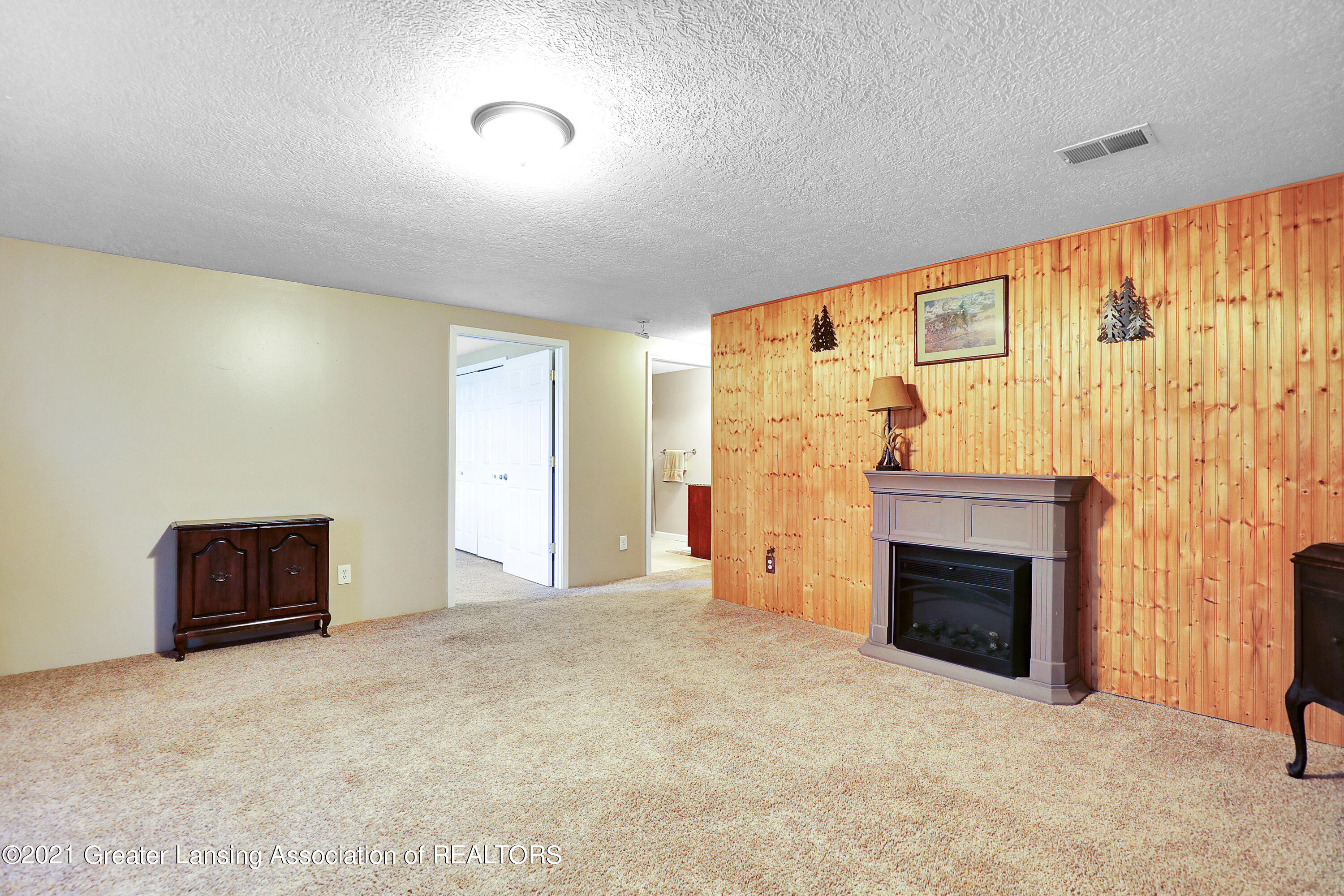 5670 Faragher Road Ovid, MI 48866 - Photo 18 of 43 17-Great Room