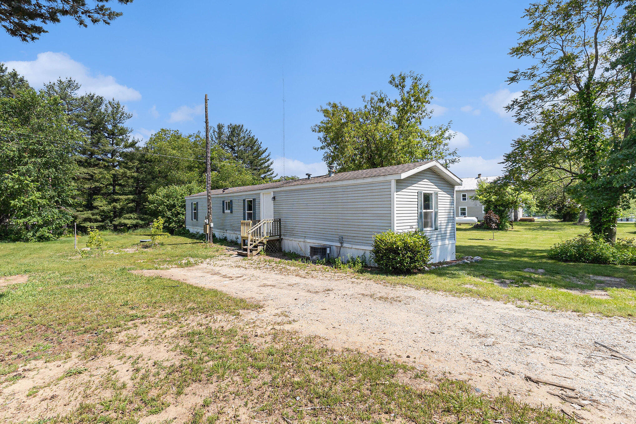 3216 East Stage Road Ionia, MI 48846 - Photo 1 of 22 023_file_896