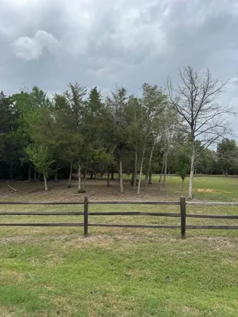 $275,000 | 143 Chappell Creek Lane, Chappell Hill, TX 77426