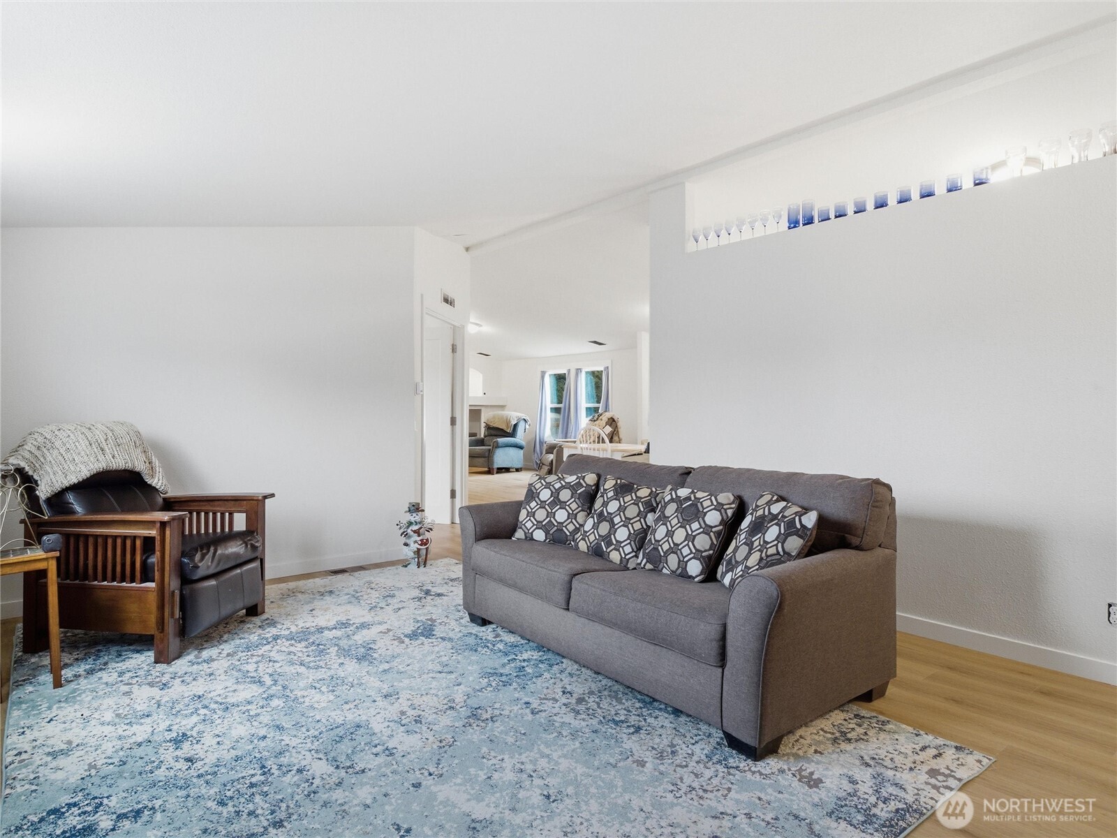 15429 107th Loop Southeast Yelm, WA 98597 - Photo 4 of 29 a living room with furniture