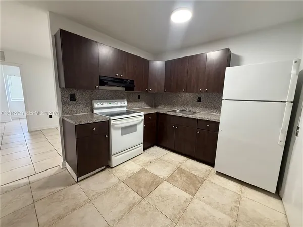$2,200 | 12215 West Dixie Highway, Unit 107, North Miami, FL 33161