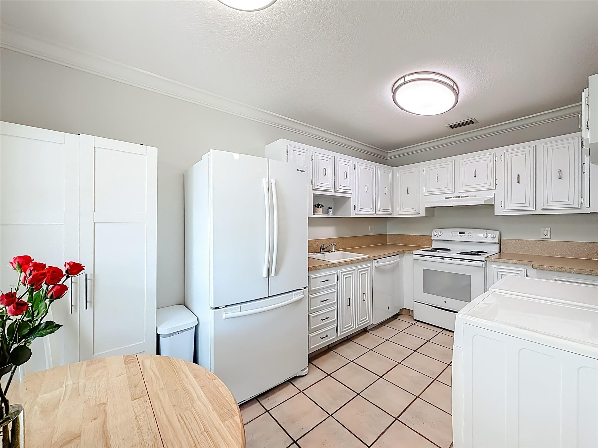 8891 Bella Vista Drive, Unit 291 Boca Raton, FL 33433 - Photo 5 of 35 Photo 5