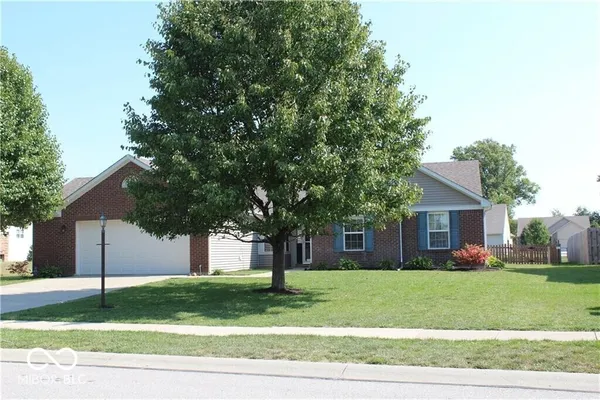 $329,900 | 1819 Oconnor Court, Avon, IN 46123