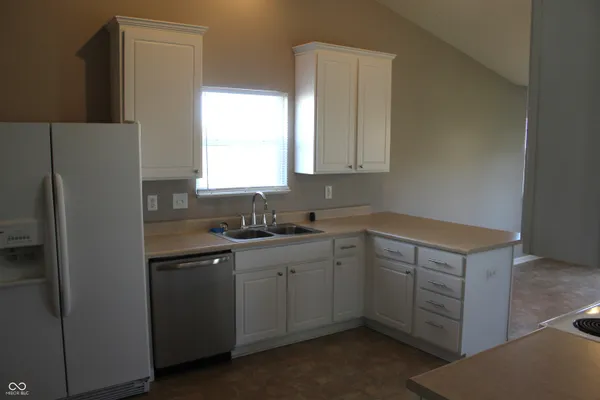 $329,900 | 1819 Oconnor Court, Avon, IN 46123