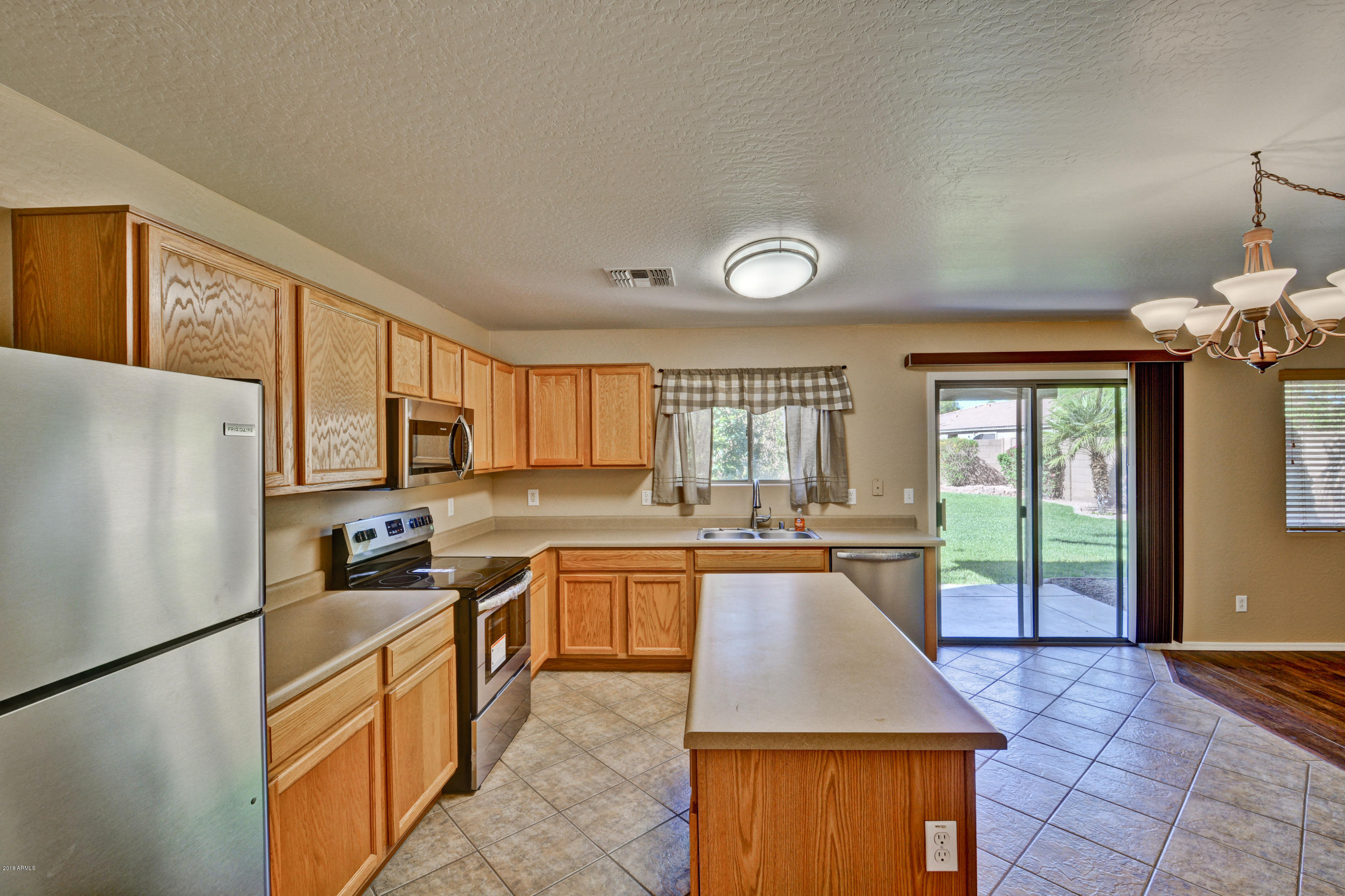 16127 West Redfield Road Surprise, AZ 85379 - Photo 7 of 28 Redfield (8)