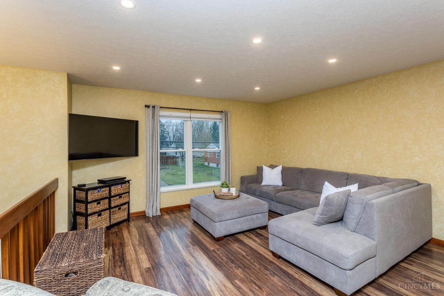 2330 Rose Road Loveland, OH 45140 - Photo 4 of 22