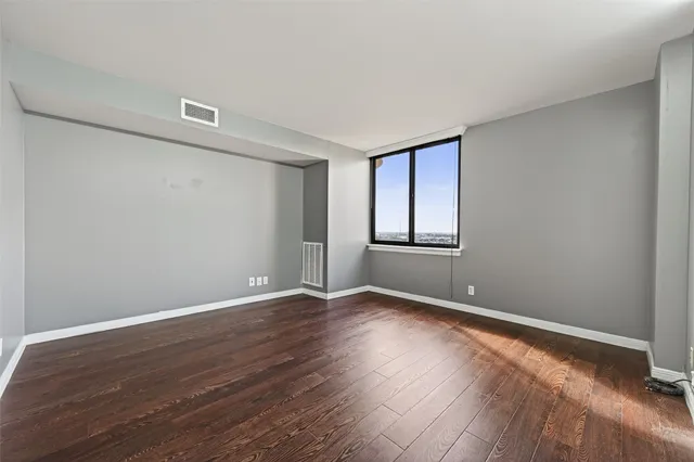 $1,600 | 3525 Sage Road, Unit 1402, Houston, TX 77056