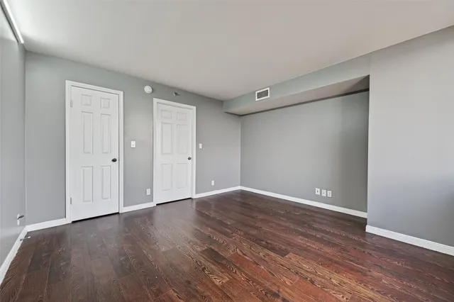 $1,600 | 3525 Sage Road, Unit 1402, Houston, TX 77056