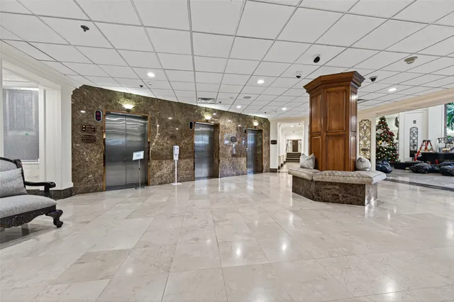 $1,600 | 3525 Sage Road, Unit 1402, Houston, TX 77056