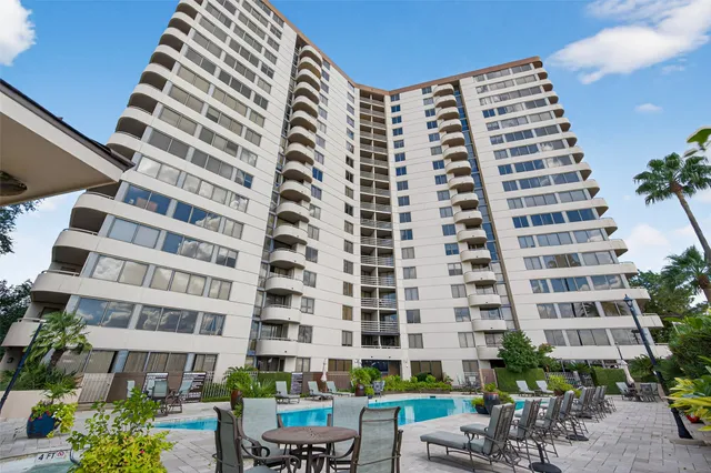 $1,600 | 3525 Sage Road, Unit 1402, Houston, TX 77056