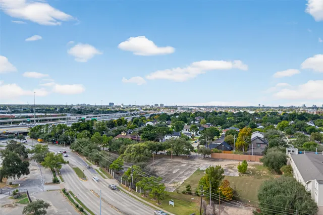 $1,600 | 3525 Sage Road, Unit 1402, Houston, TX 77056