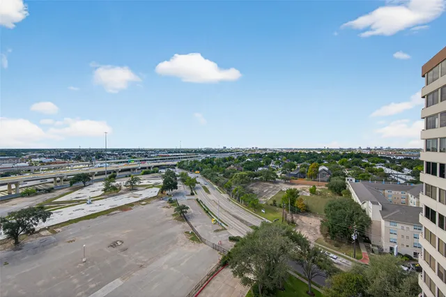 $1,600 | 3525 Sage Road, Unit 1402, Houston, TX 77056