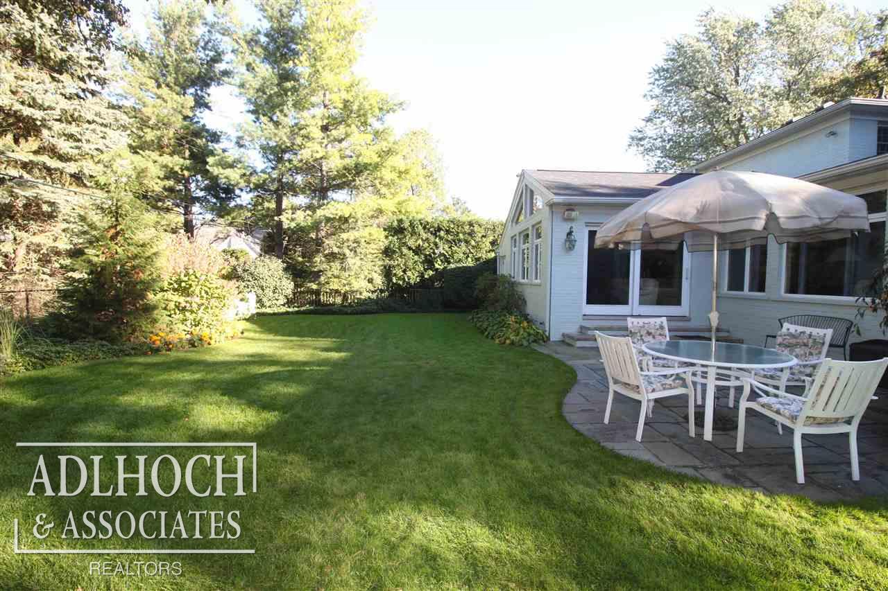 70 Merriweather Road Grosse Pointe, MI 48236 - Photo 30 of 34 31365128-29.JPG