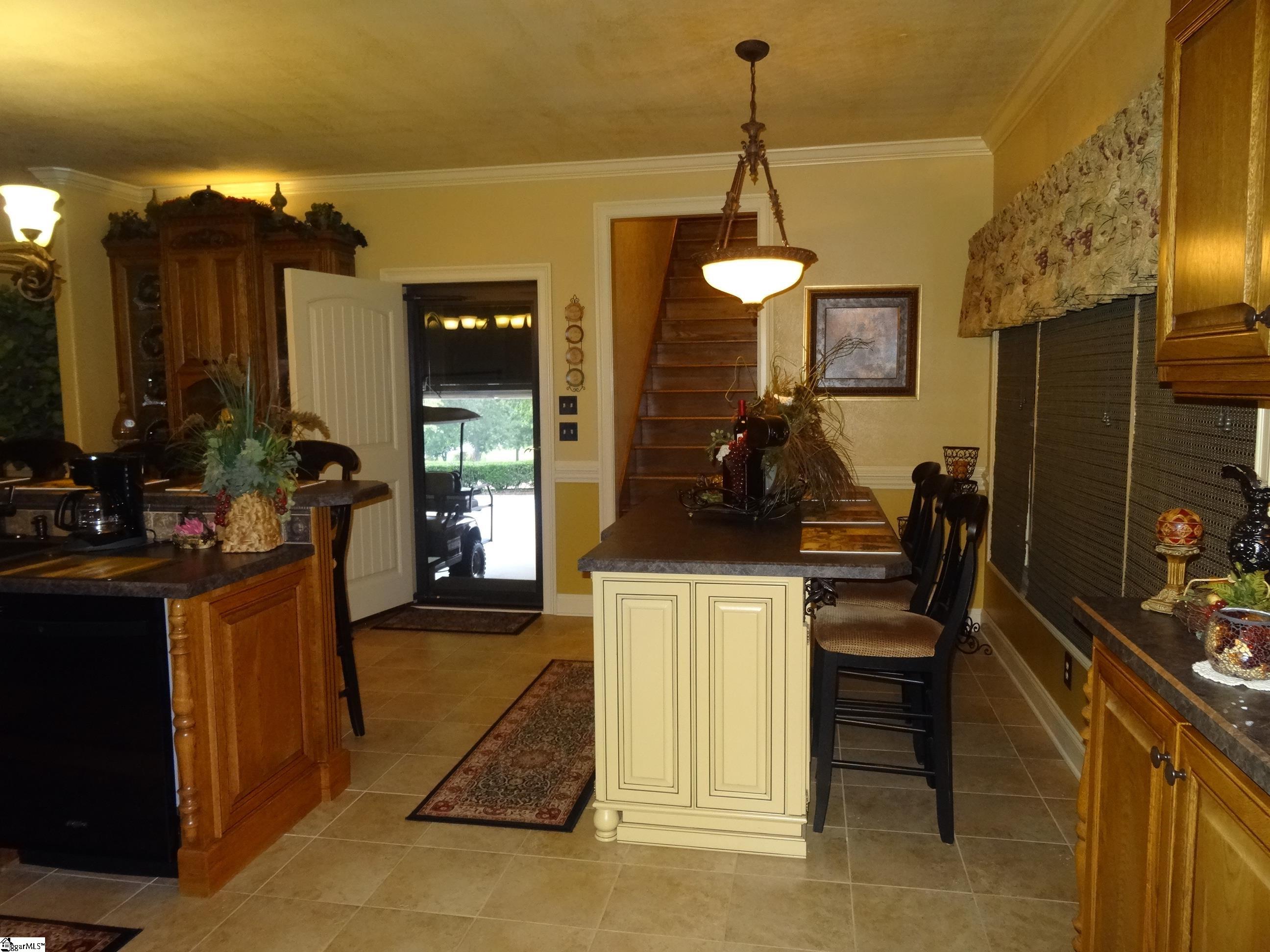 1170 Old Dacusville Road Easley, SC 29640 - Photo 10 of 35 with bar