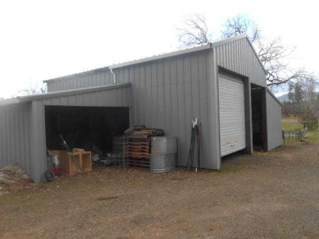 15600 Jones Road White City, OR 97503 - Photo 3 of 28 Large Pole Barn with storage area, feed