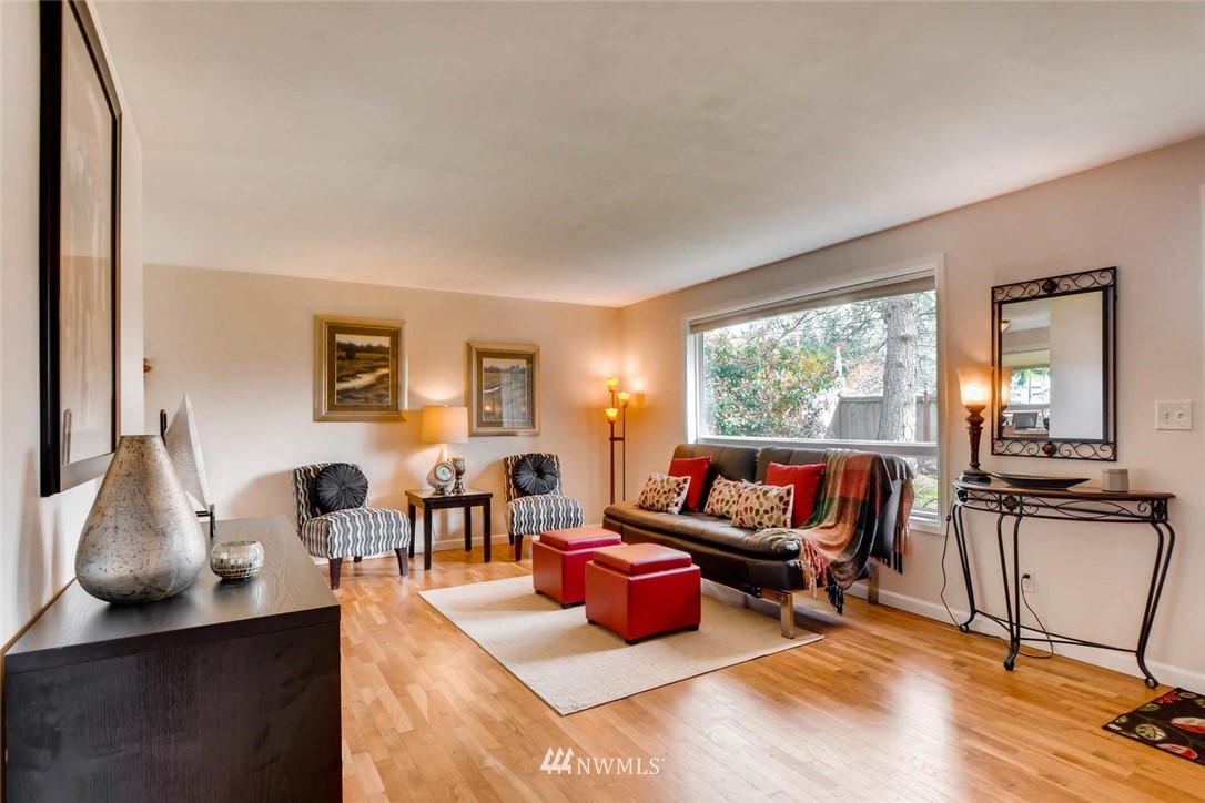 16646 Southeast 136th Street Renton, WA 98059 - Photo 3 of 21 Gallery Image 3