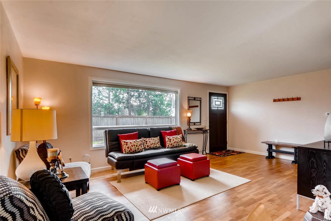 16646 Southeast 136th Street Renton, WA 98059 - Photo 4 of 21 Gallery Image 4