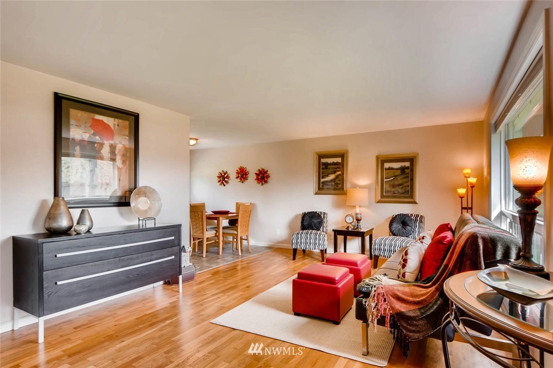 16646 Southeast 136th Street Renton, WA 98059 - Photo 5 of 21 Gallery Image 5