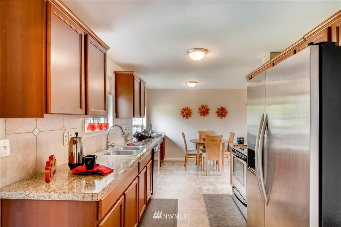 16646 Southeast 136th Street Renton, WA 98059 - Photo 6 of 21 Gallery Image 6